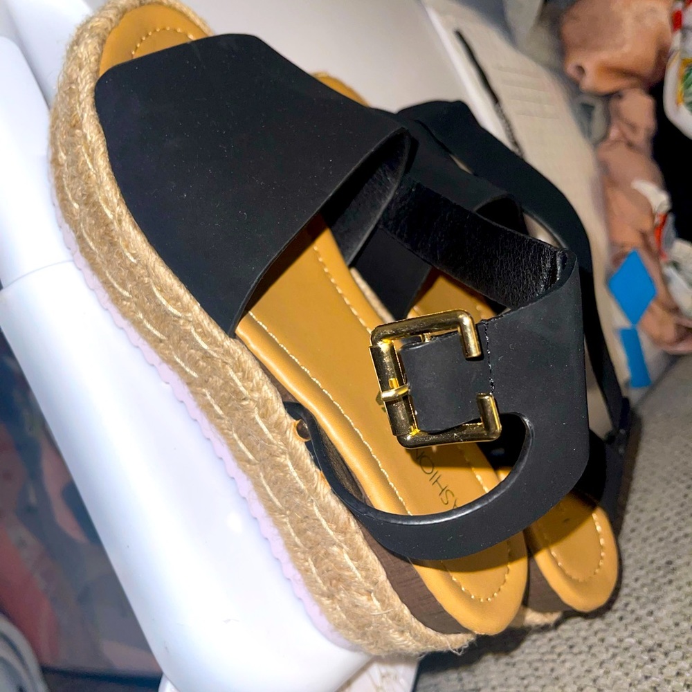 Women’s fashion nova sandals